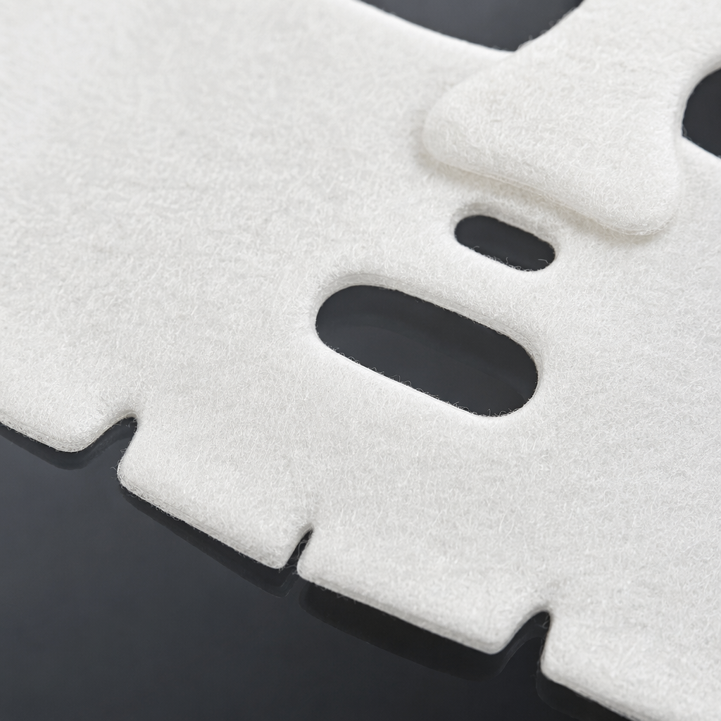 The white mask paper made of non-woven fabric adheres closely to the skin, moisturizing, hydrating, brightening and refreshing Application Scenario