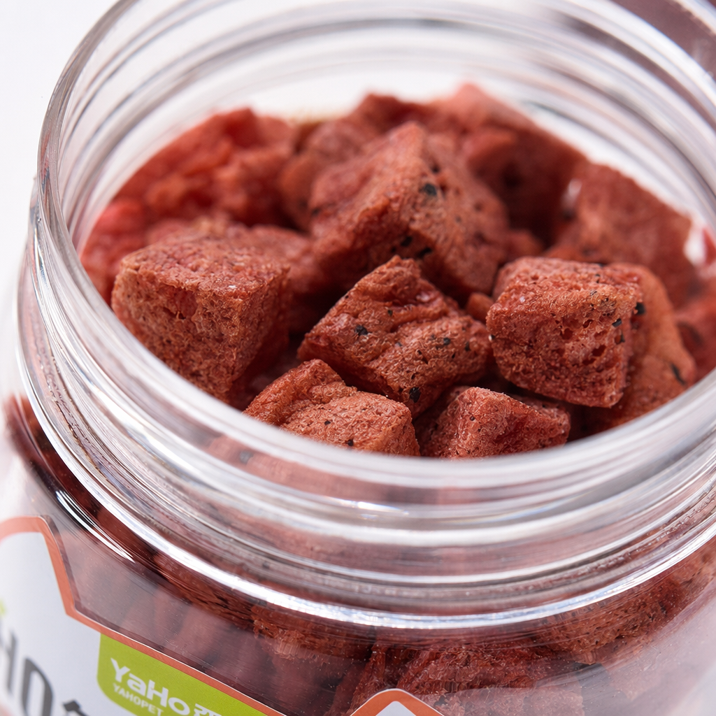 YaHo Fresh transparent plastic canned pet snacks, red chicken pitaya pieces, cat ear design to relieve tear stains -36℃ low temperature to lock in freshness Application Scenario