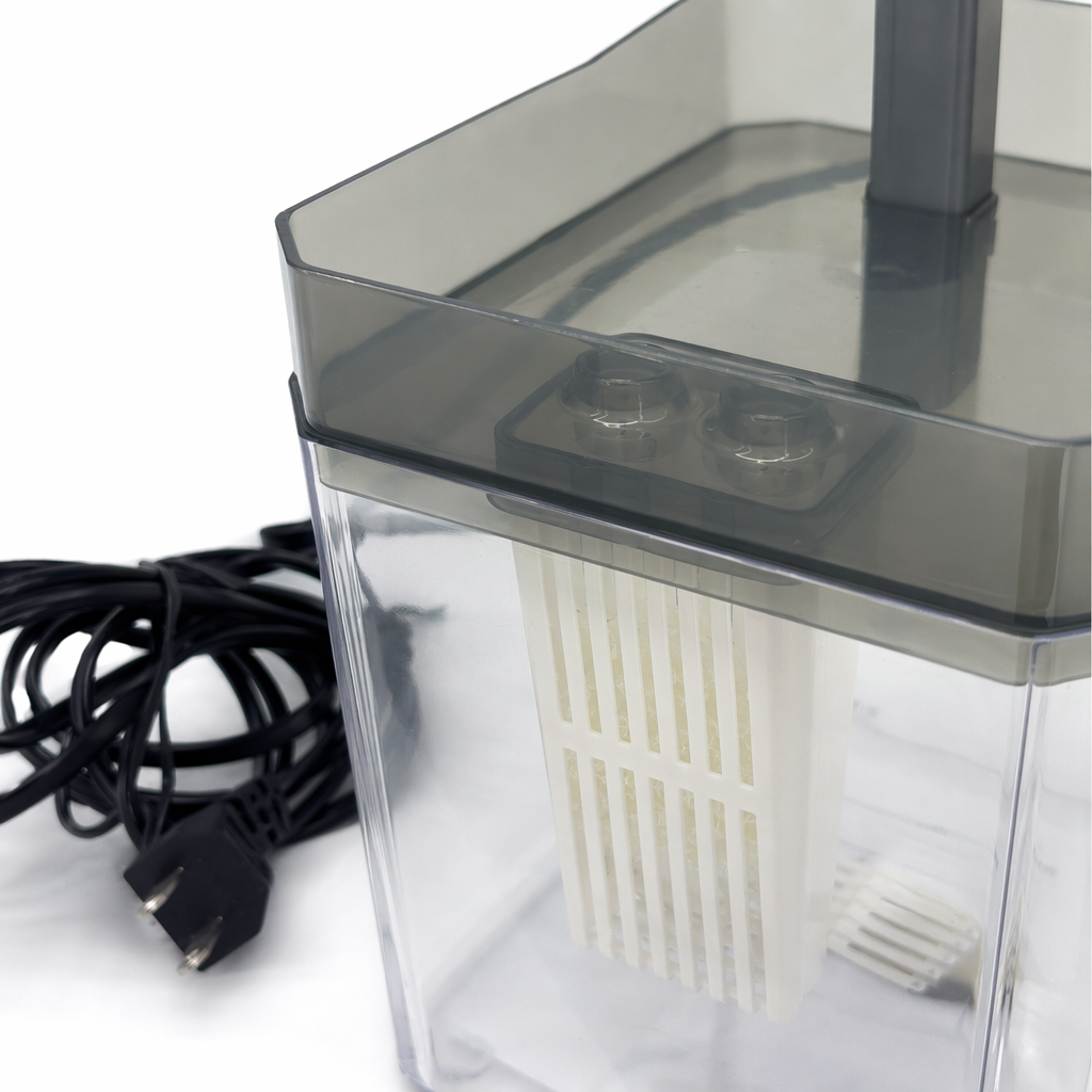 Two types of smart automatic feeders and pet water dispensers for cats and dogs, available in gray and yellow Application Scenario