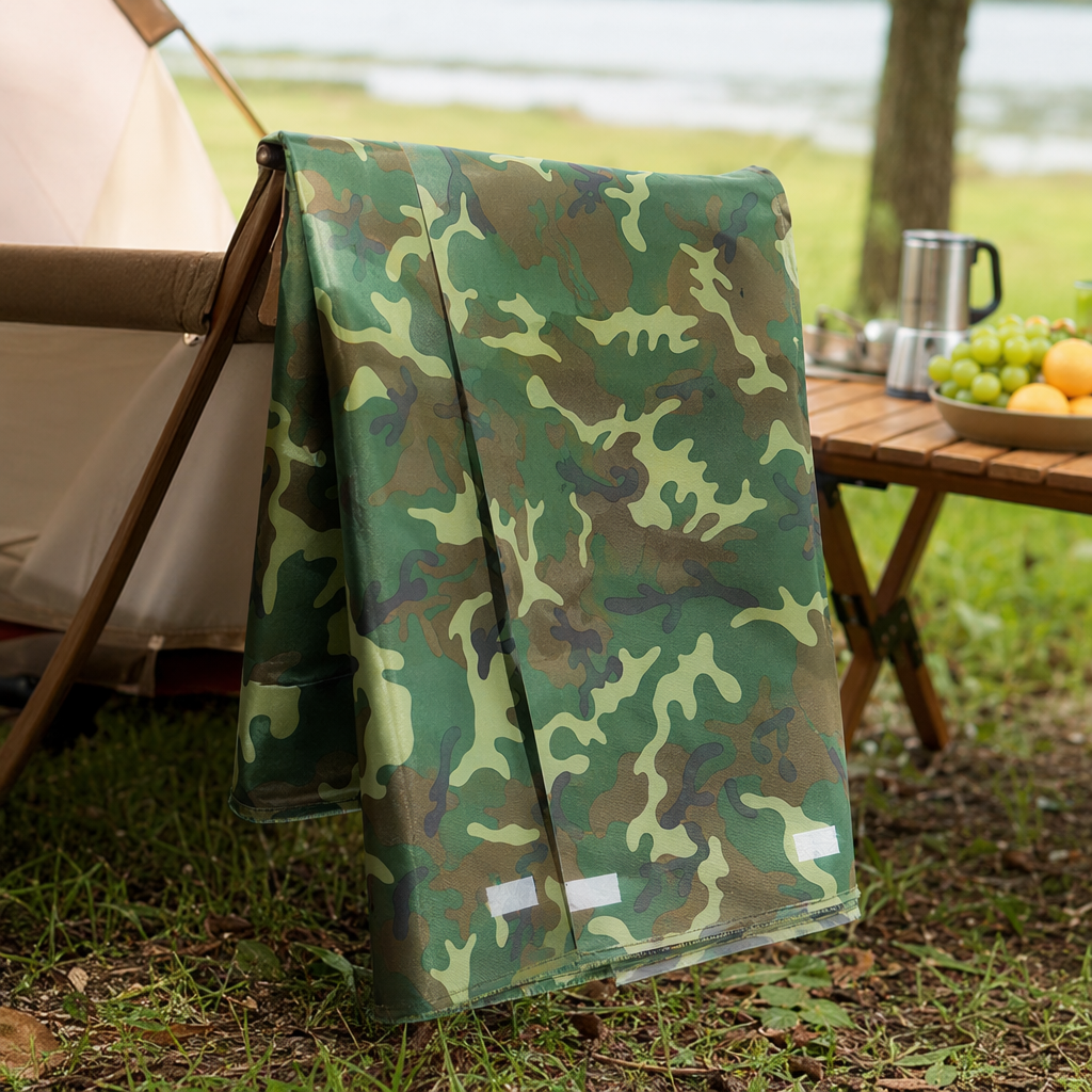 The green camouflage fabric is waterproof and wear-resistant. It is a polyester-cotton blend available in three colors: beige, white and grey. The width is 150cm details Picture