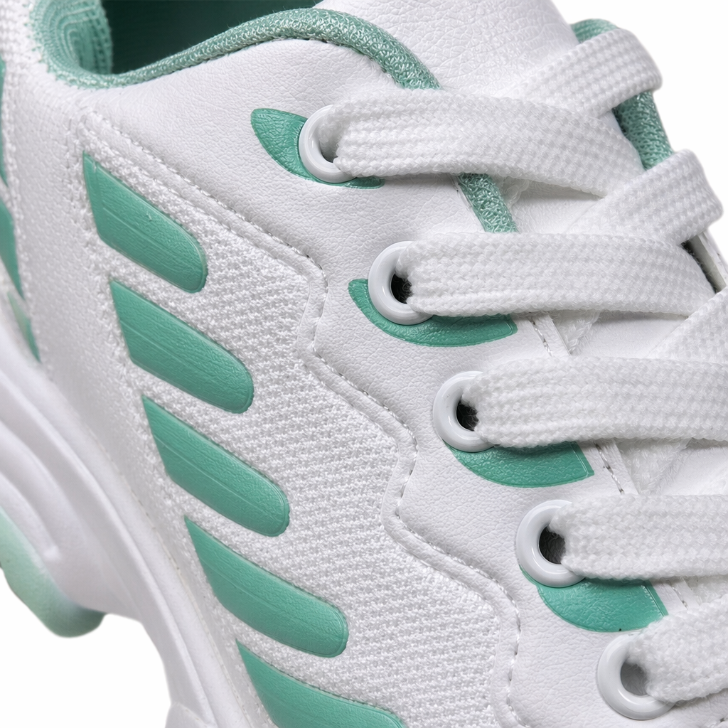 White sports shoes, breathable and lightweight, men's and women's casual running shoes Application Scenario