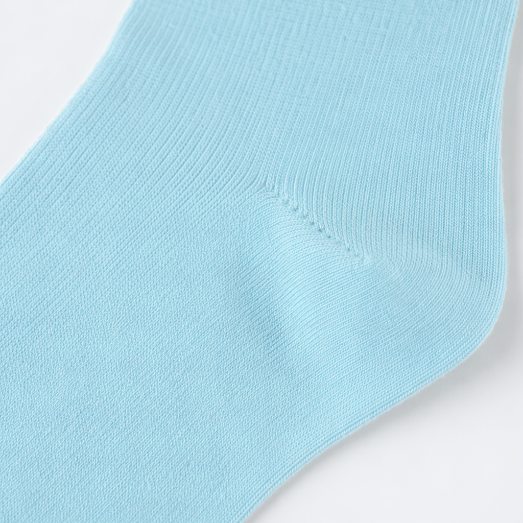 Light blue pure cotton men's mid-calf socks are comfortable, sweat-absorbent and breathable Application Scenario