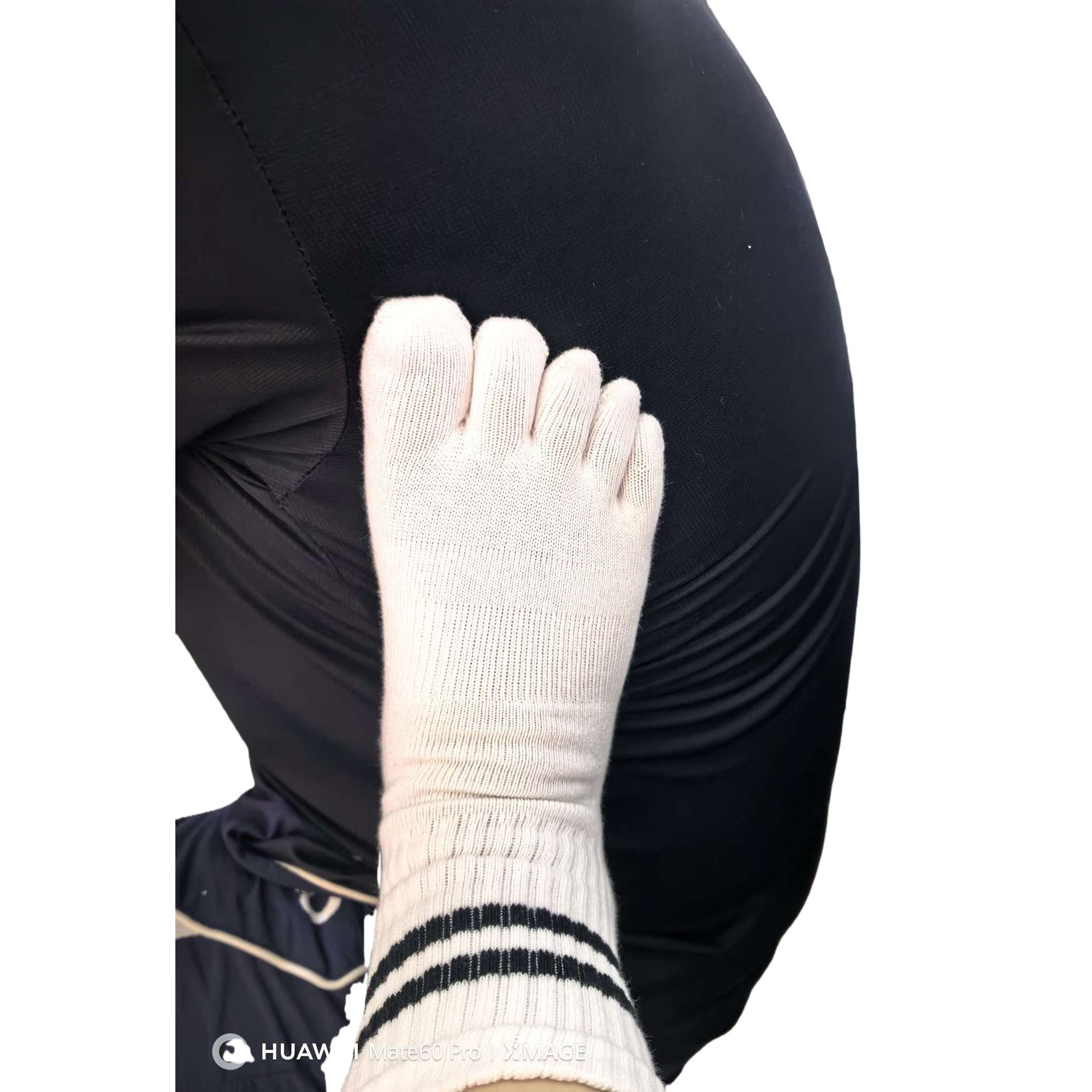 White five-finger socks, breathable and anti-slip sports socks for both men and women Item Picture