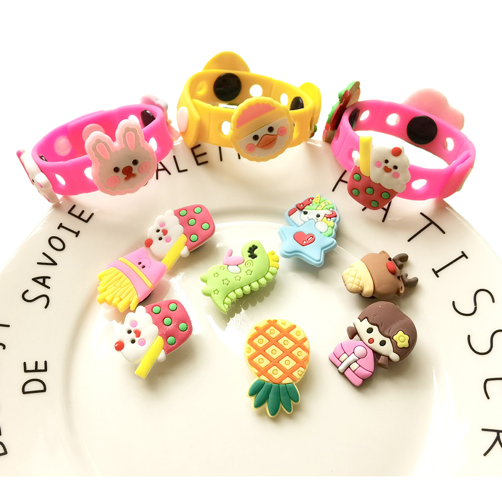 The colorful children's bracelet set includes cartoon accessory decorations Item Picture