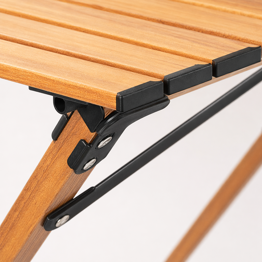 Wooden folding table, simple Nordic style, portable and lightweight for home use, small apartment balcony dining table Application Scenario