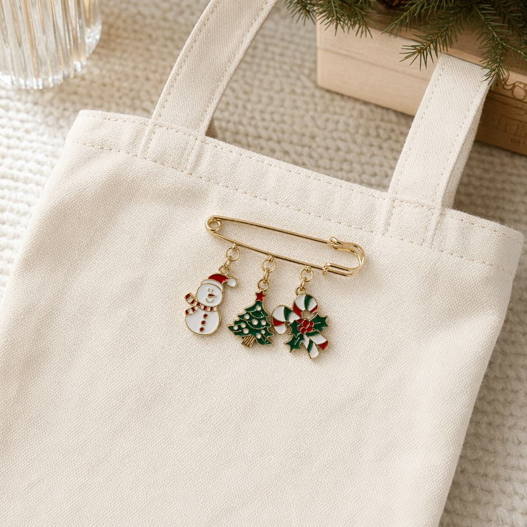 Golden safety pin Christmas-themed pendant accessory, a fashionable holiday accessory details Picture