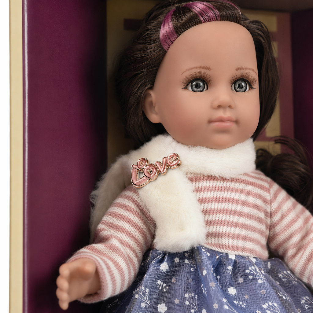 A pink striped top paired with a blue floral dress and a doll-style dress for women is fresh and sweet in summer Application Scenario