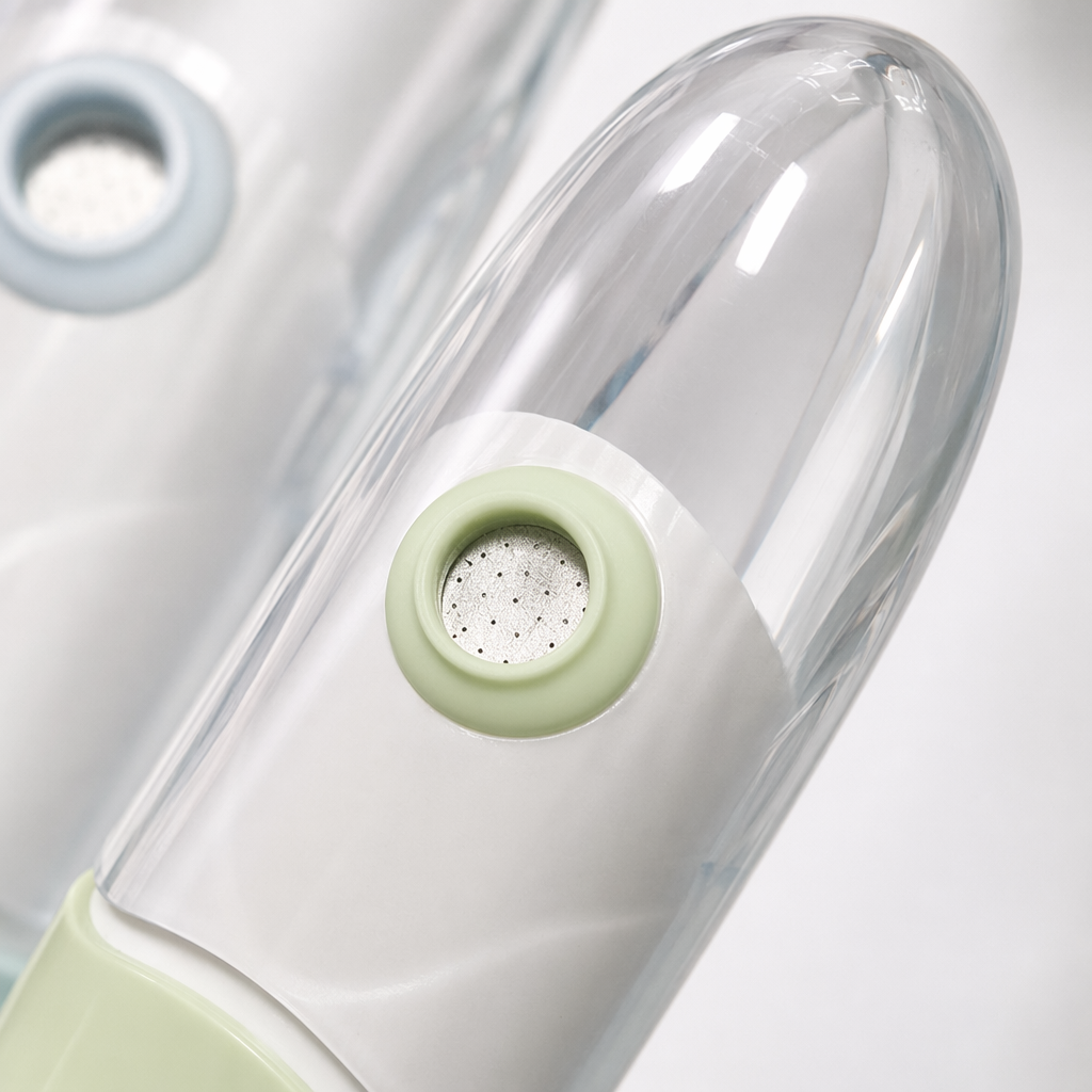 The green and blue portable water rinser is a must-have for travel Specification image