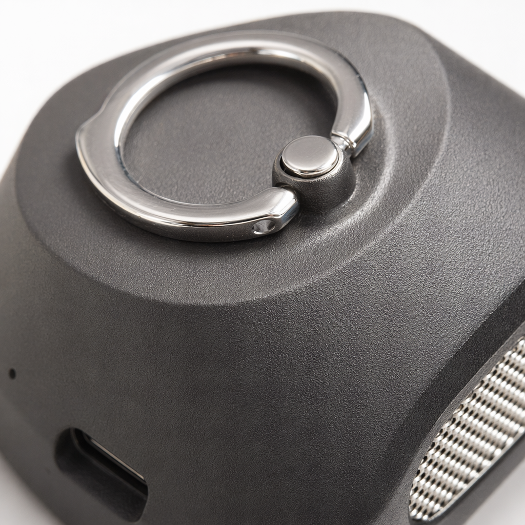 The black smart translation speaker supports real-time translation in multiple languages and can be connected to home audio systems via Bluetooth Application Scenario