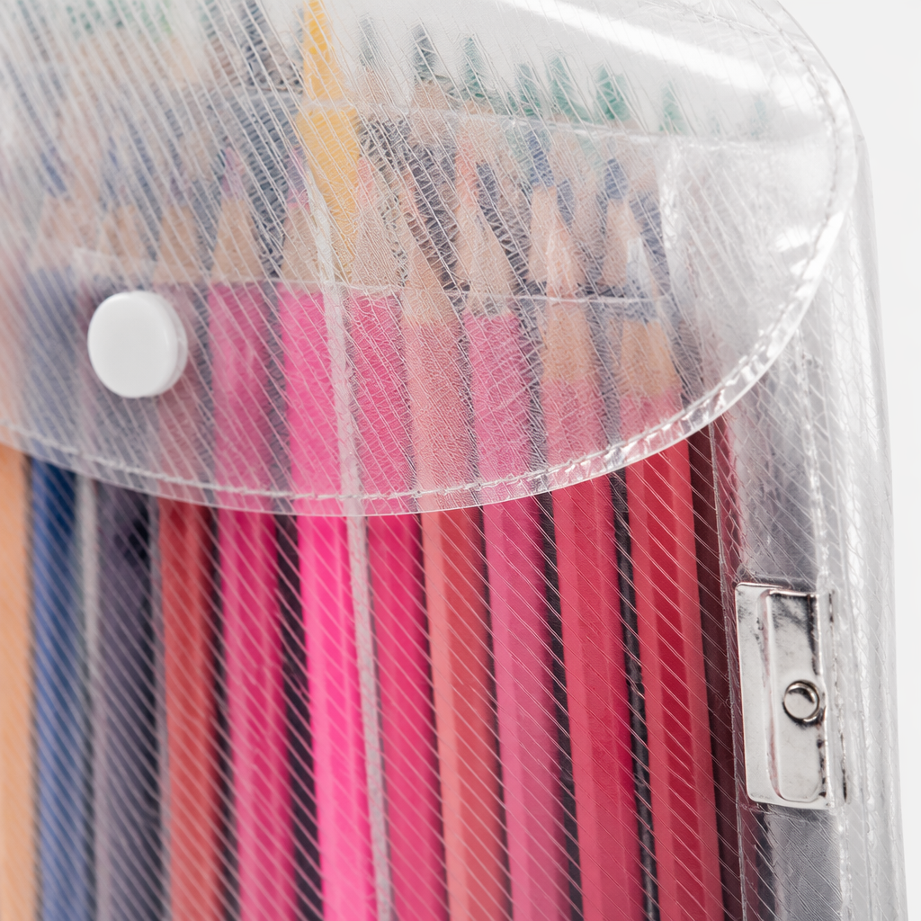 A 24-color children's drawing stationery set in a transparent plastic box with colored pencils Application Scenario