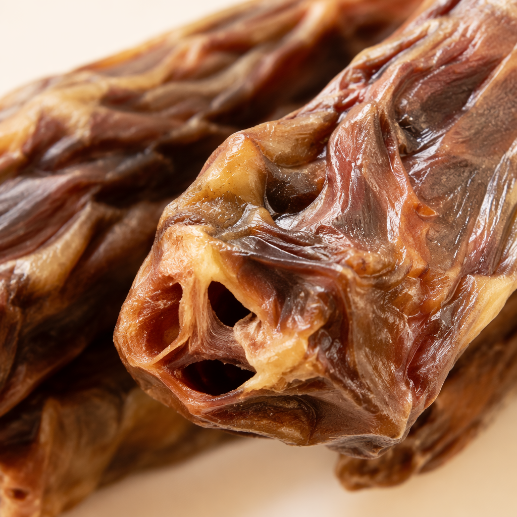 Brown duck neck marinated snacks come in individual small packages. The meat is firm, spicy and delicious Application Scenario