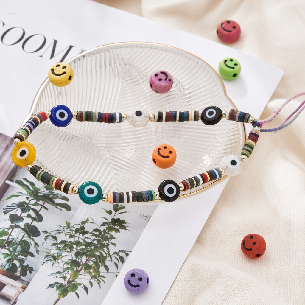Colorful beaded mobile phone lanyard, a personalized and fashionable anti-loss pendant with adjustable length details Picture