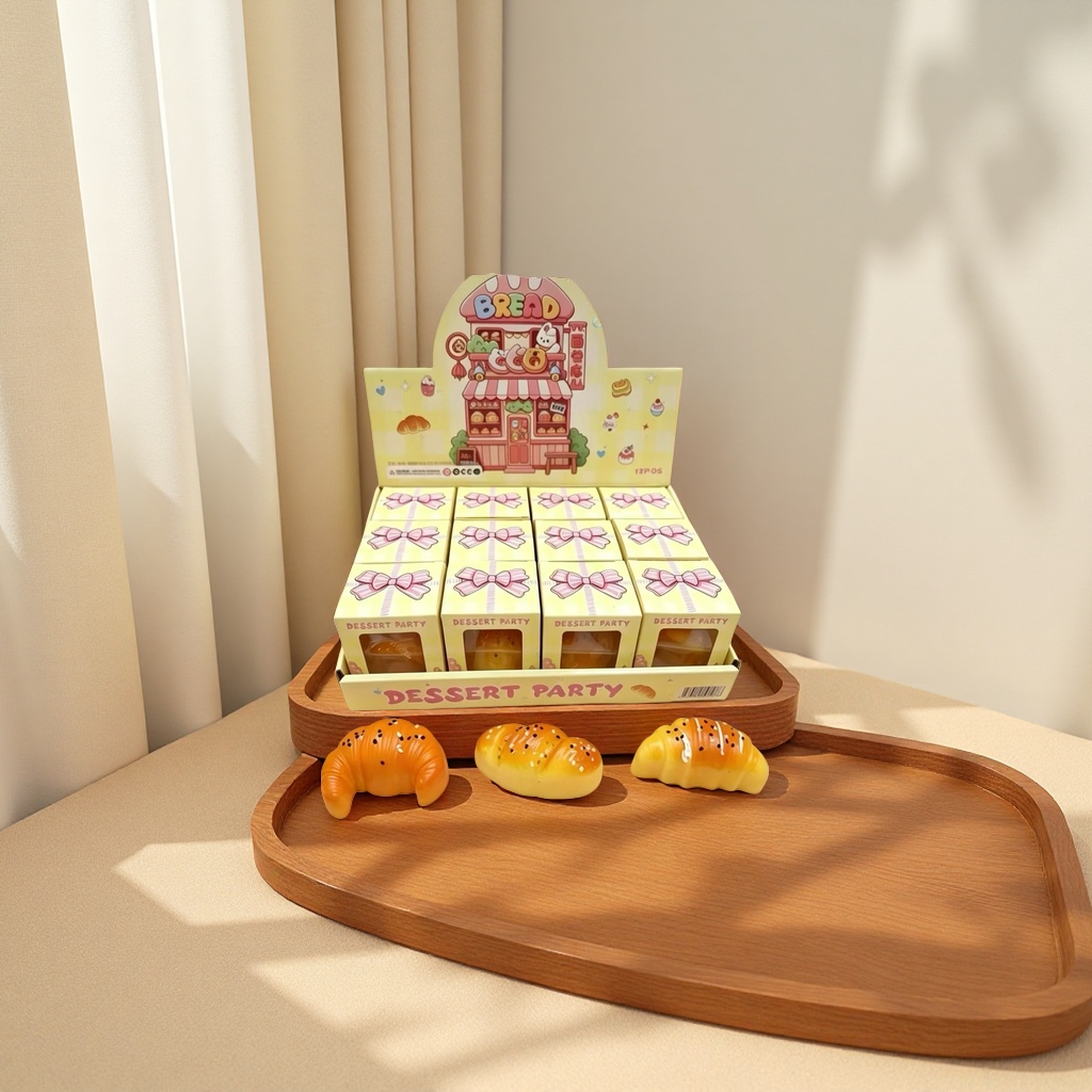 Yellow bakery display box, dessert shop baking display storage box, stackable, dust-proof and transparent Application Scenario