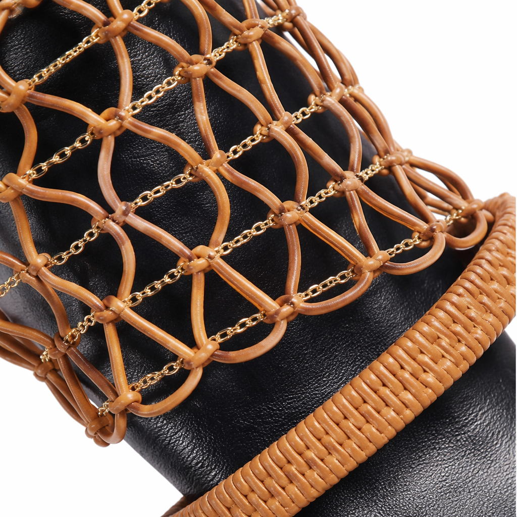 Brown mesh decorated black slippers for women, summer breathable and anti-slip casual home cooling slippers Application Scenario