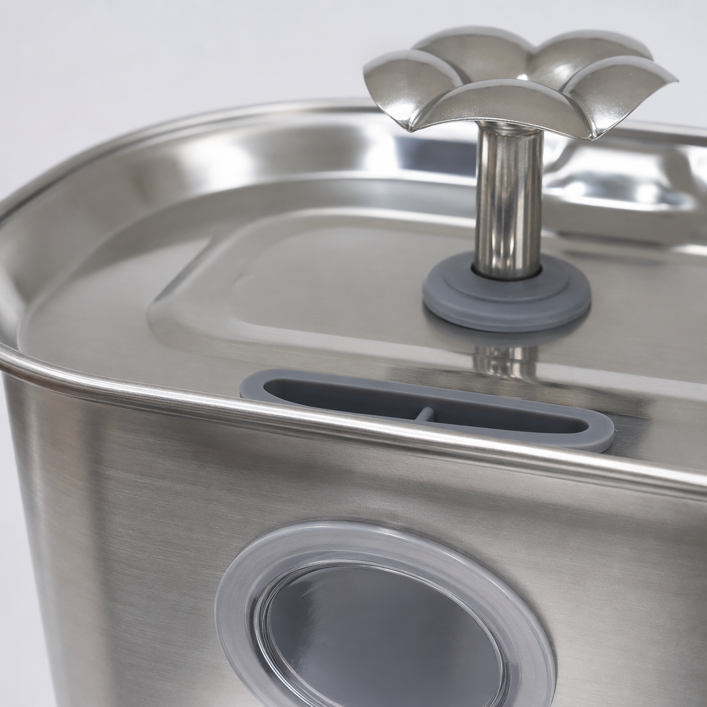 Circular window flower water outlet square silver stainless steel pet automatic water dispenser, silent, energy-saving, circulating filtration Application Scenario