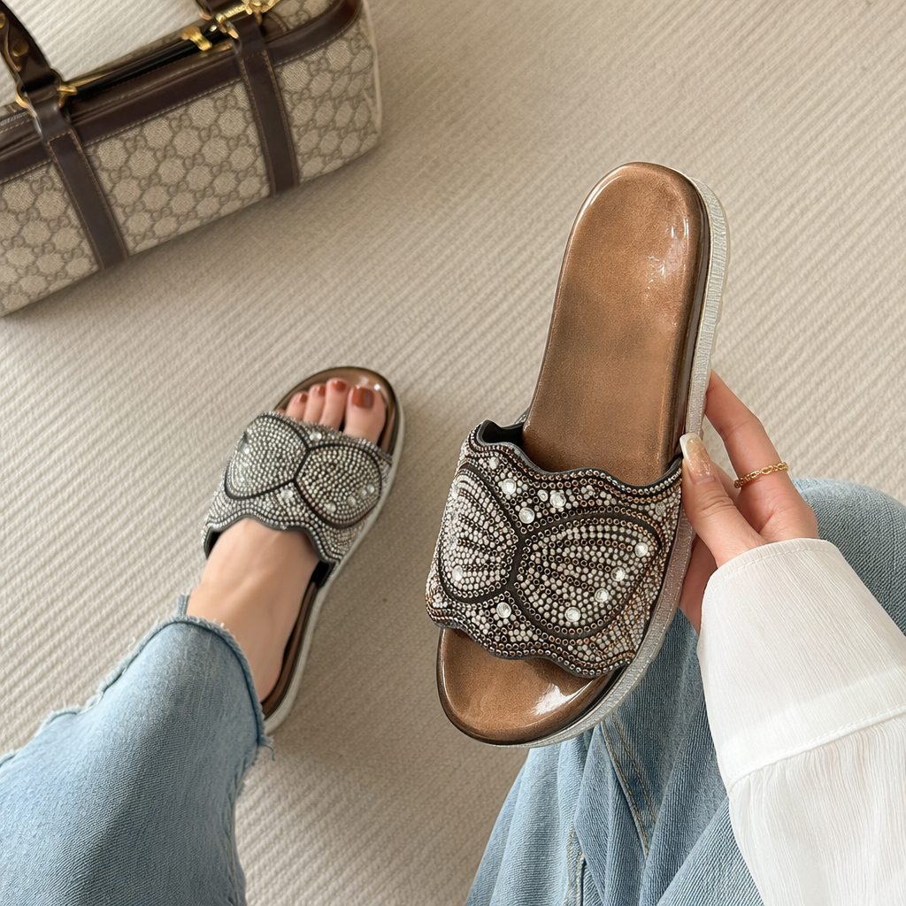 Sparkling diamond decorated ladies' slippers, summer anti-slip soft-soled home cooling slippers details Picture