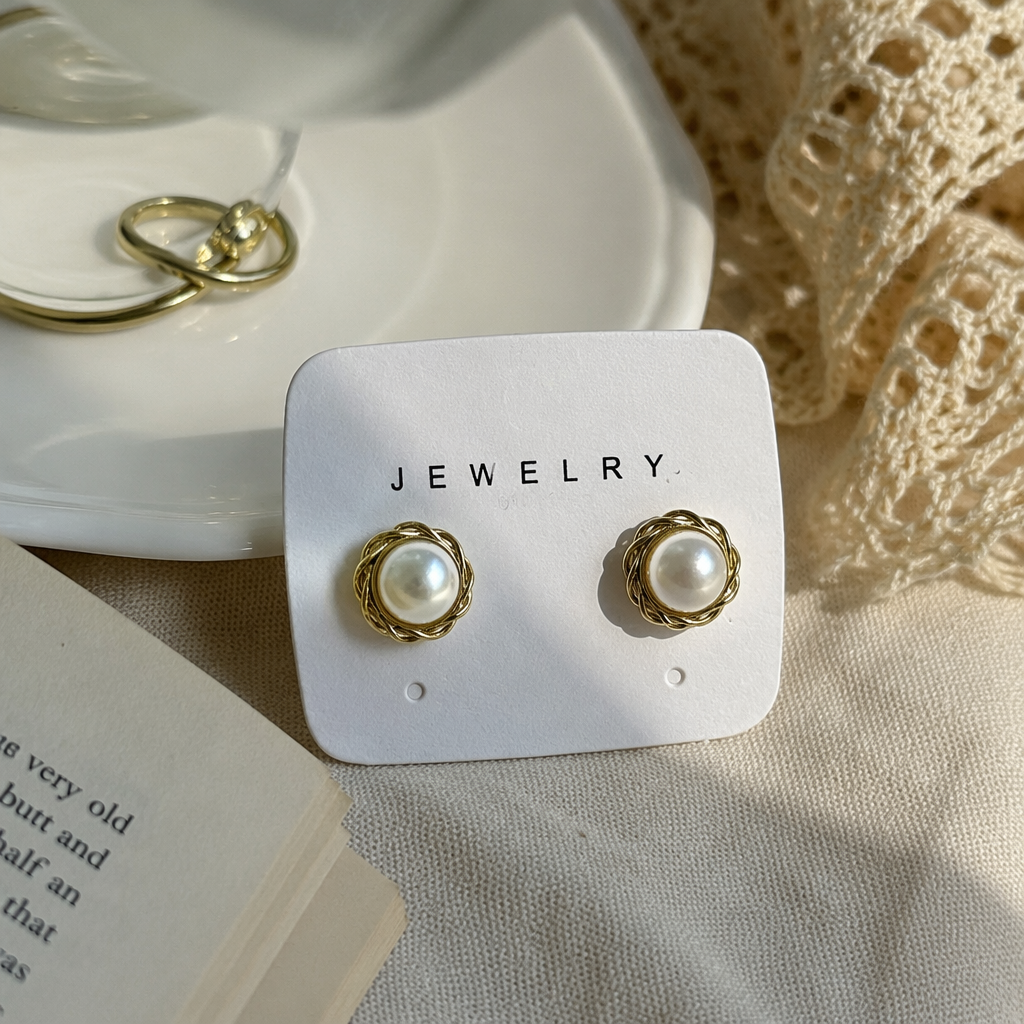 Golden woven pearl stud earrings for women, a light and luxurious style, are fashionable and versatile details Picture