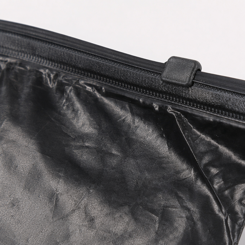 Transparent plastic bags with dark floral and vine patterns are moisture-proof, sealed, environmentally friendly and suitable for household use Application Scenario