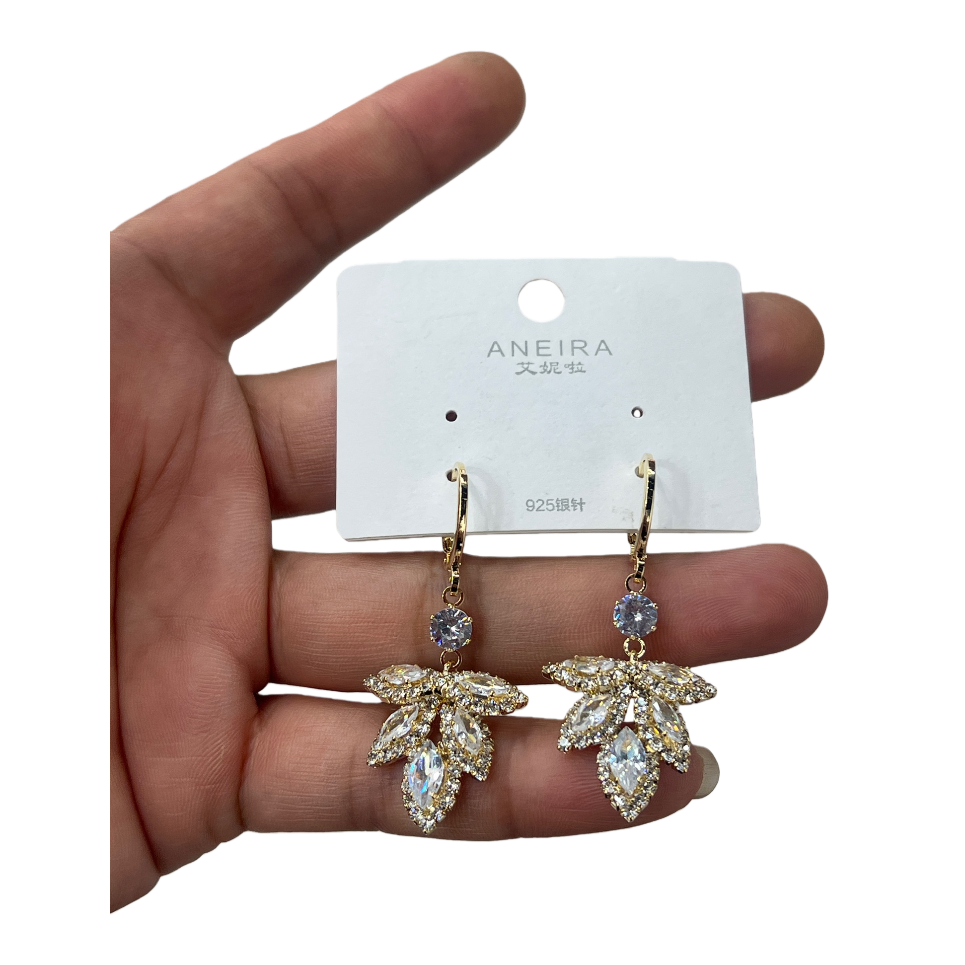 Golden diamond-encrusted leaf-shaped earrings are fashionable and light luxury earrings for women Item Picture
