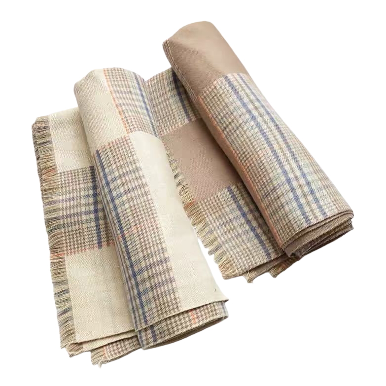 The checkered scarf made of pure cotton keeps you warm and is a fashionable and versatile choice for both men and women in autumn and winter Item Picture
