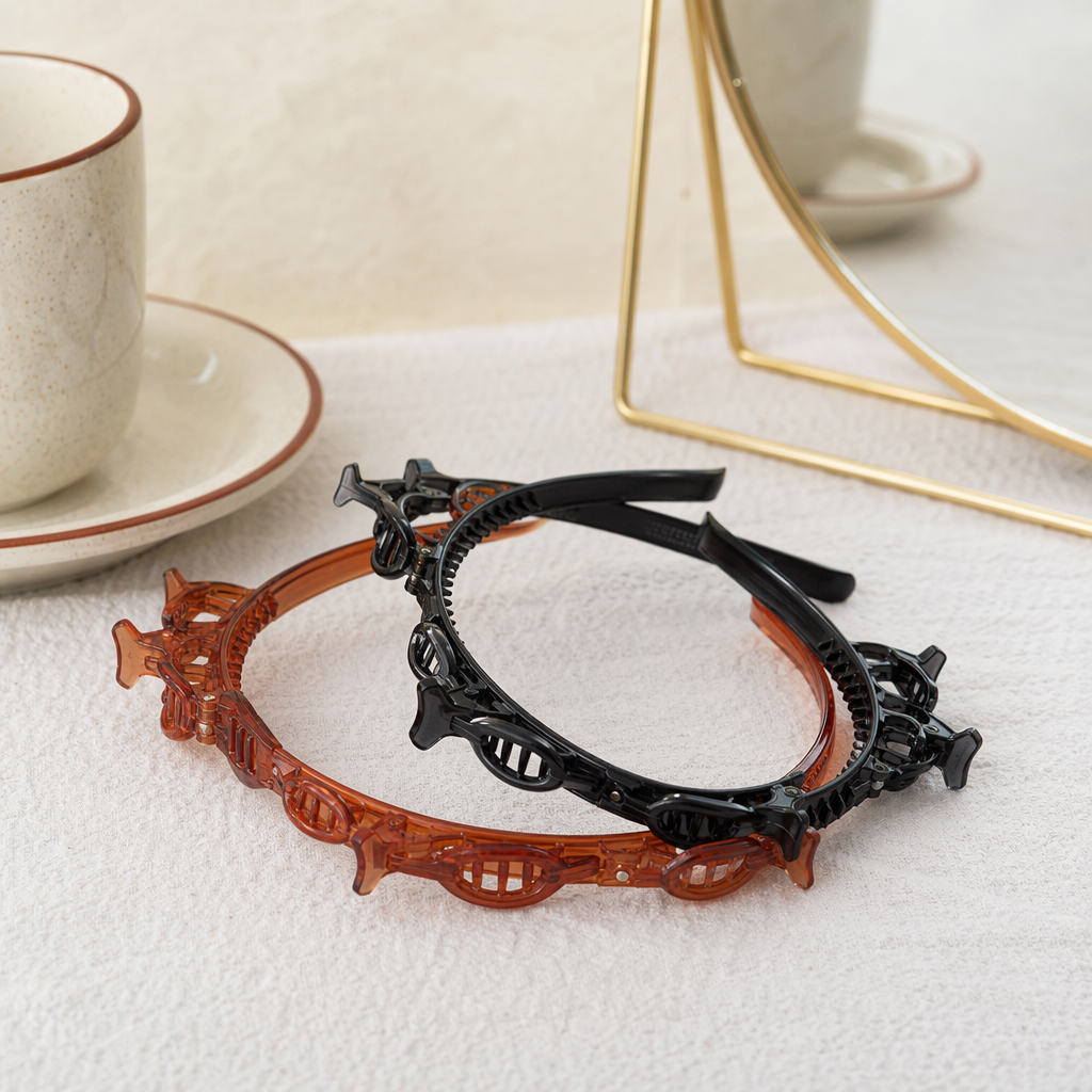 The black-brown plastic hairband with a multi-toothed structure can be adjusted for comfortable fixation details Picture