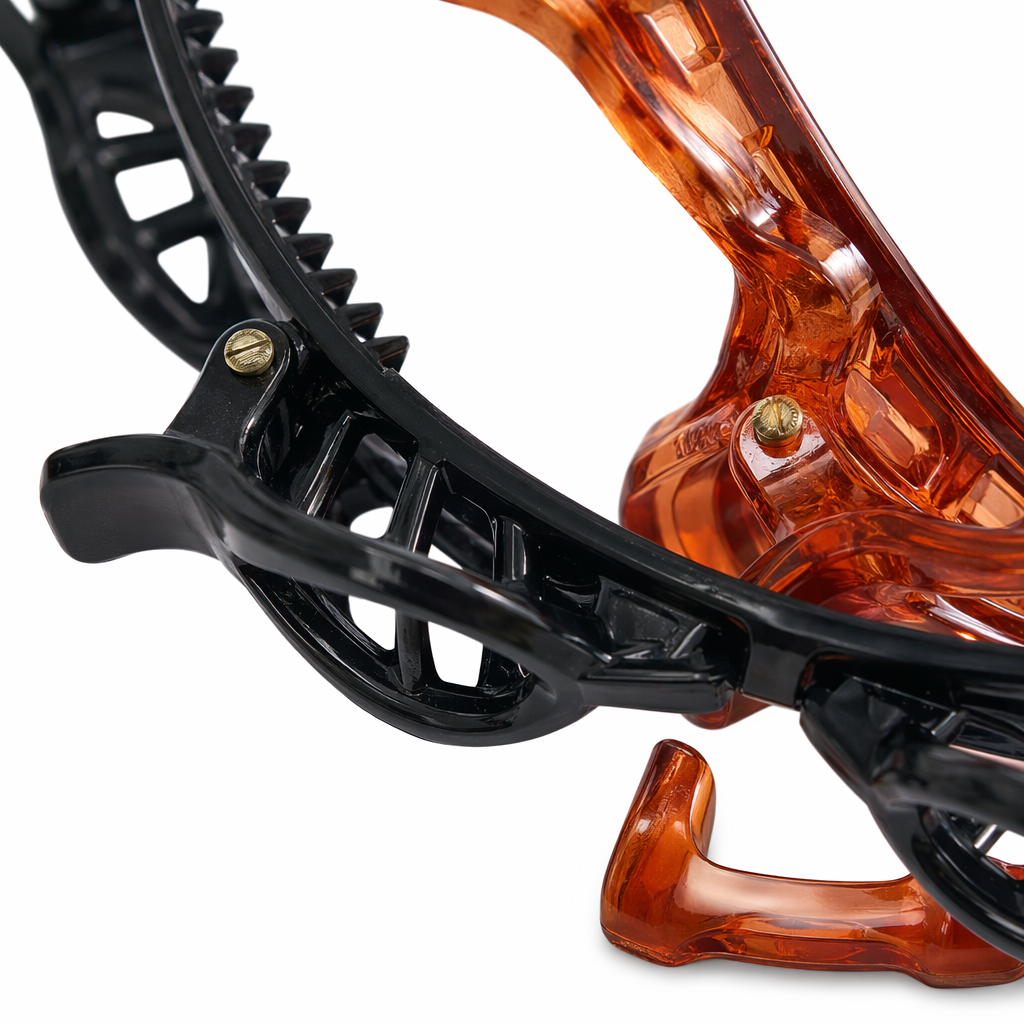 The black-brown plastic hairband with a multi-toothed structure can be adjusted for comfortable fixation Application Scenario