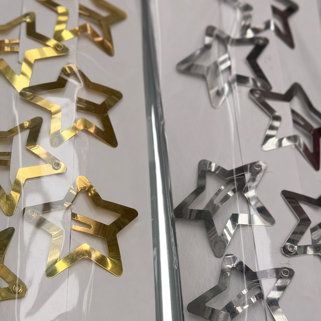 Golden star hairpins and silver star hairpins are shiny, simple and versatile, suitable for both girls and adults Application Scenario