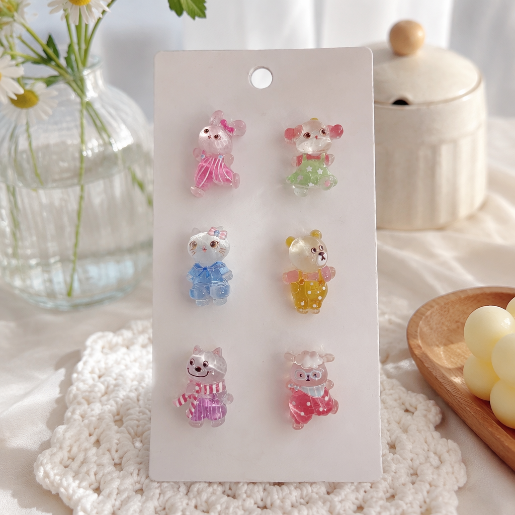Transparent cartoon animal pendant, cute and fun keychain, mobile phone chain decoration details Picture