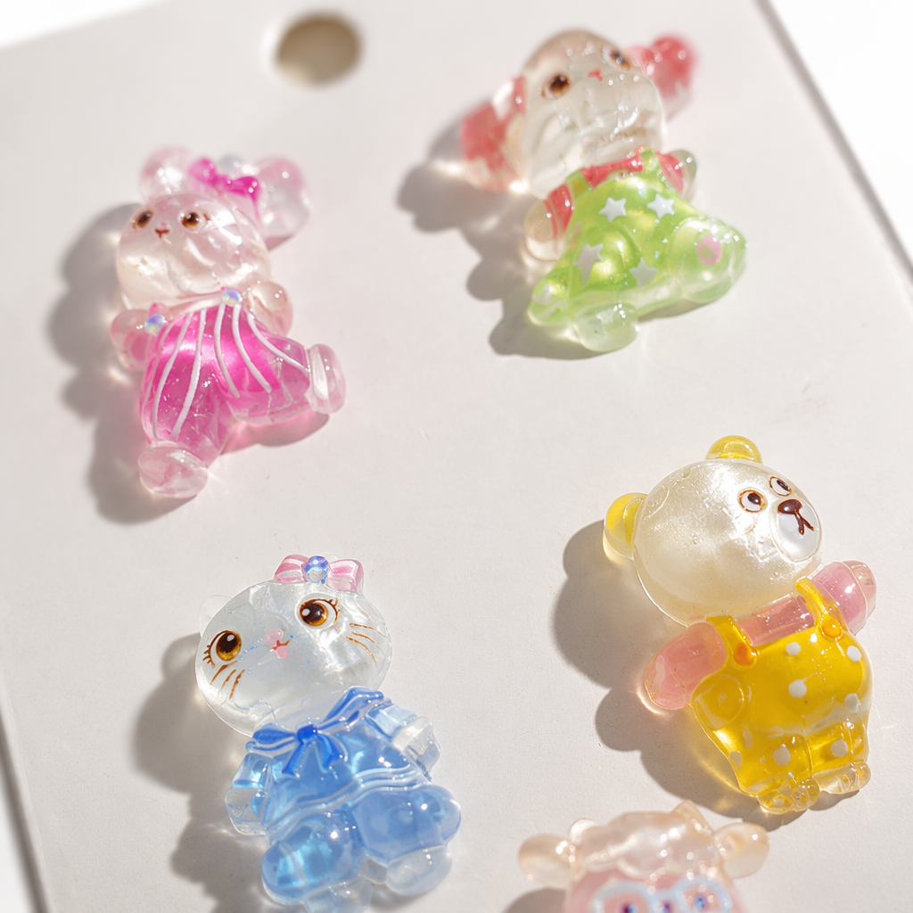 Transparent cartoon animal pendant, cute and fun keychain, mobile phone chain decoration Application Scenario