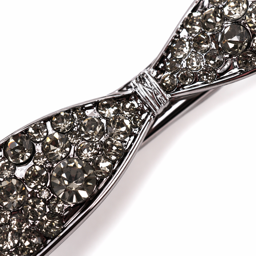 Silver diamond-encrusted bow hairpins are fashionable and elegant headwear for ladies Application Scenario