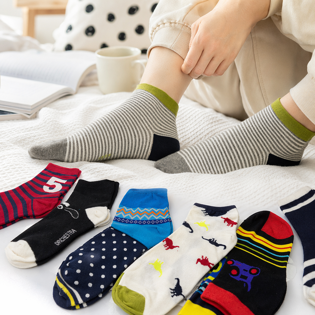 Colorful striped patterned socks for both men and women, made of pure cotton, sweat-absorbing, breathable and comfortable for daily wear details Picture
