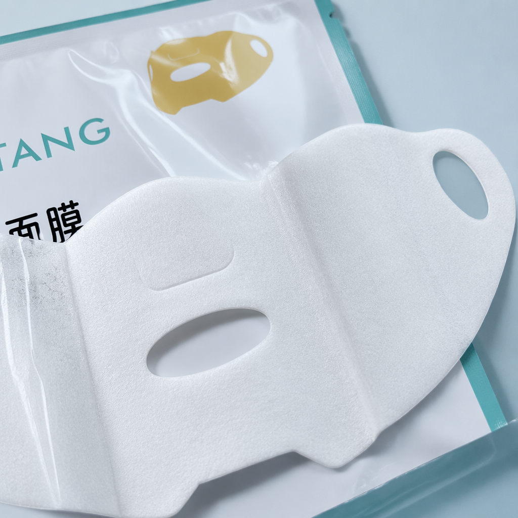 The green-framed mask packaging features an eco-friendly and simple design, suitable for various mask sizes Application Scenario