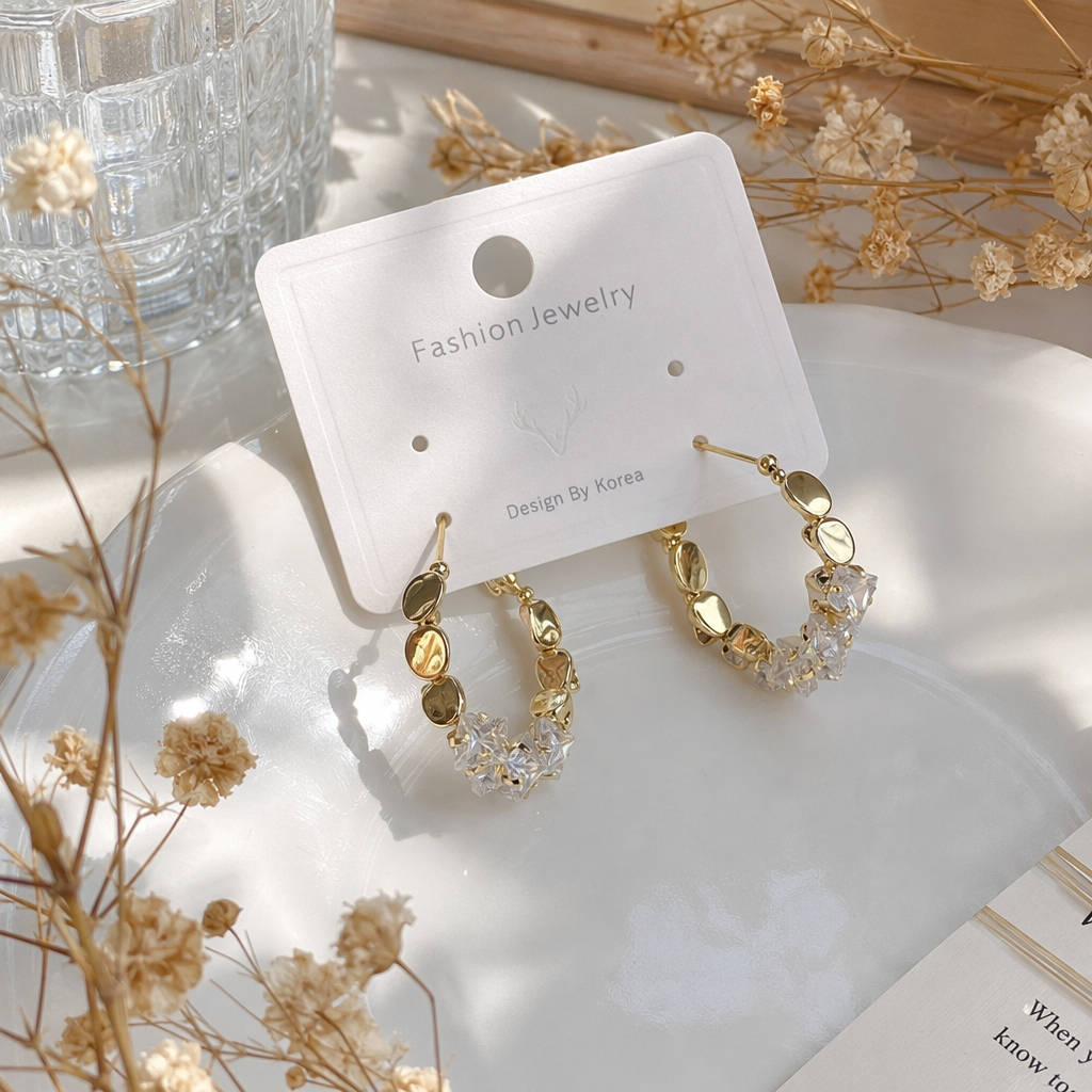 Silver crystal earrings are simple, fashionable and versatile women's earrings details Picture
