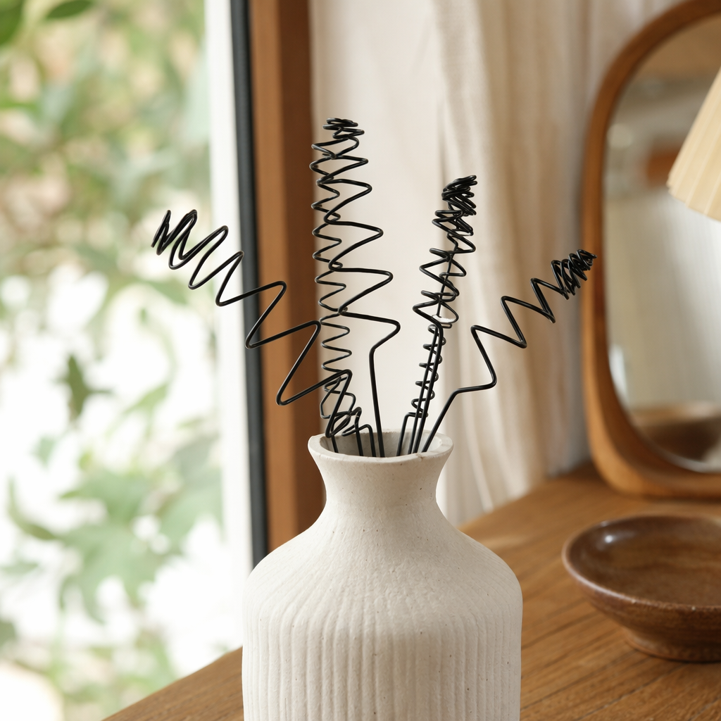 Black wavy metal spring stand, universal adjustable desktop stand for mobile phones and tablets details Picture