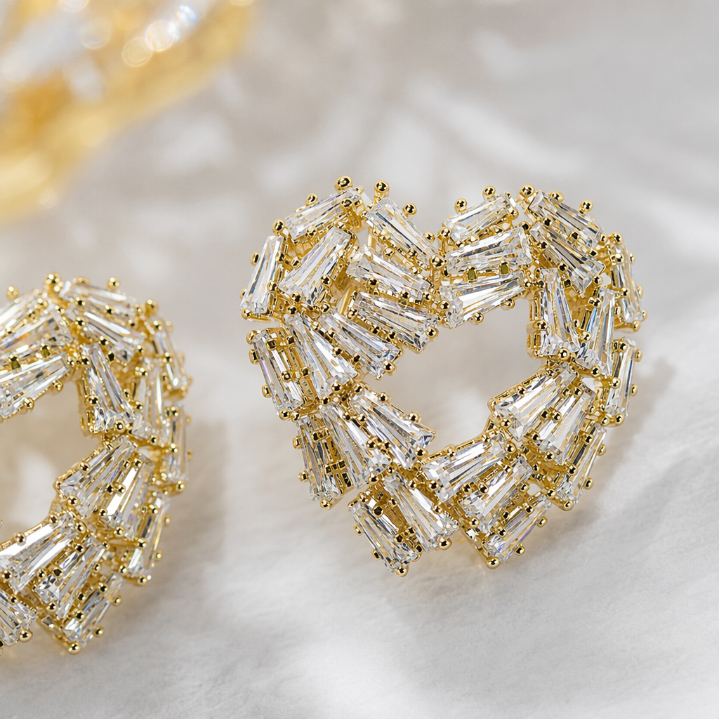 Golden heart-shaped diamond-encrusted stud earrings in white card packaging, fashionable and light luxury earrings Application Scenario