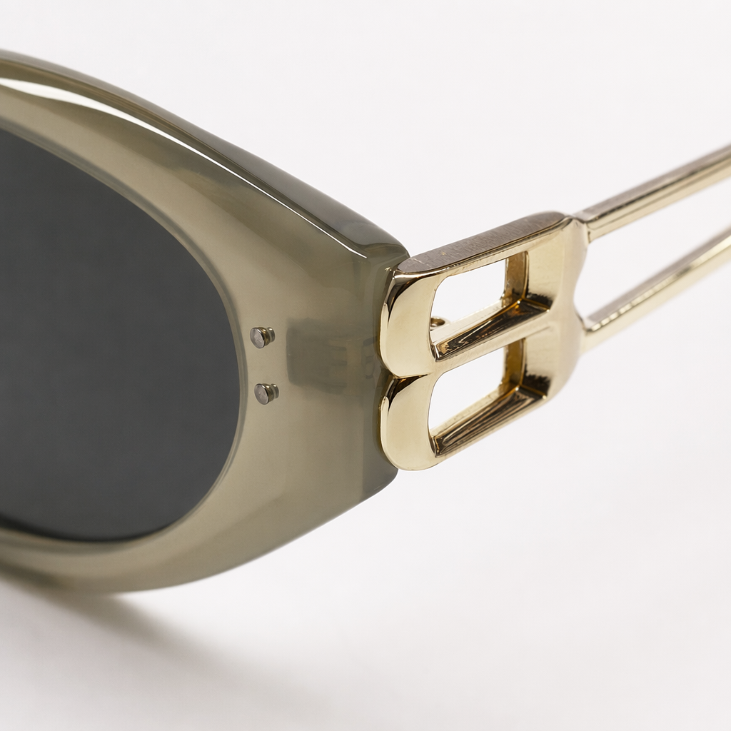 Light green frame and golden metal legs sunglasses, fashionable UV-resistant polarized sunglasses Application Scenario