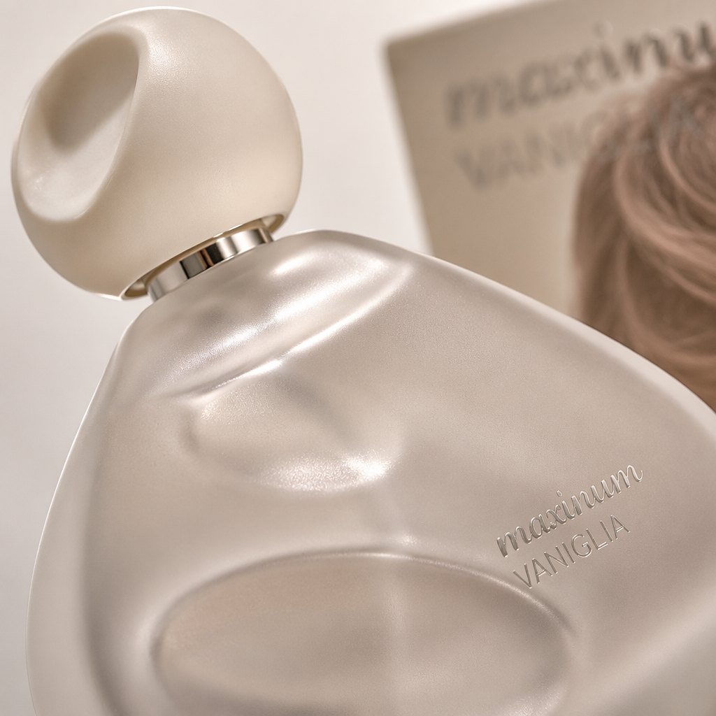 The frosted glass bottle perfume comes with a packaging box. The fragrance is delicate and long-lasting Application Scenario