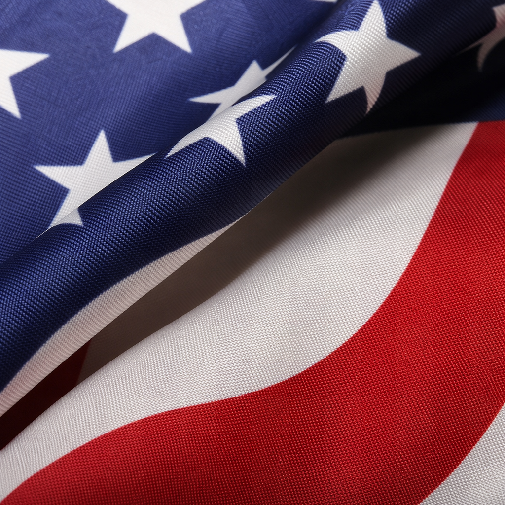 Wavy pattern, a small square scarf of the American flag Application Scenario