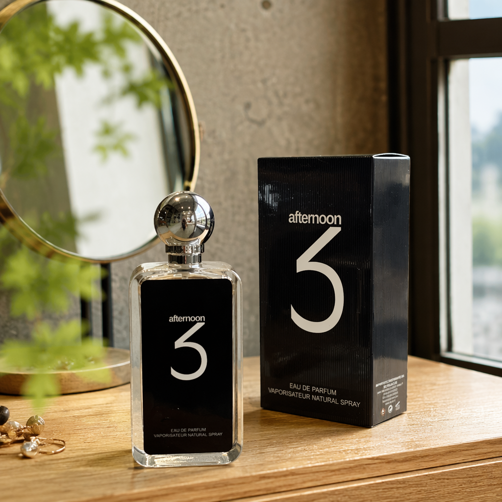 Black packaging box, transparent glass bottle details Picture