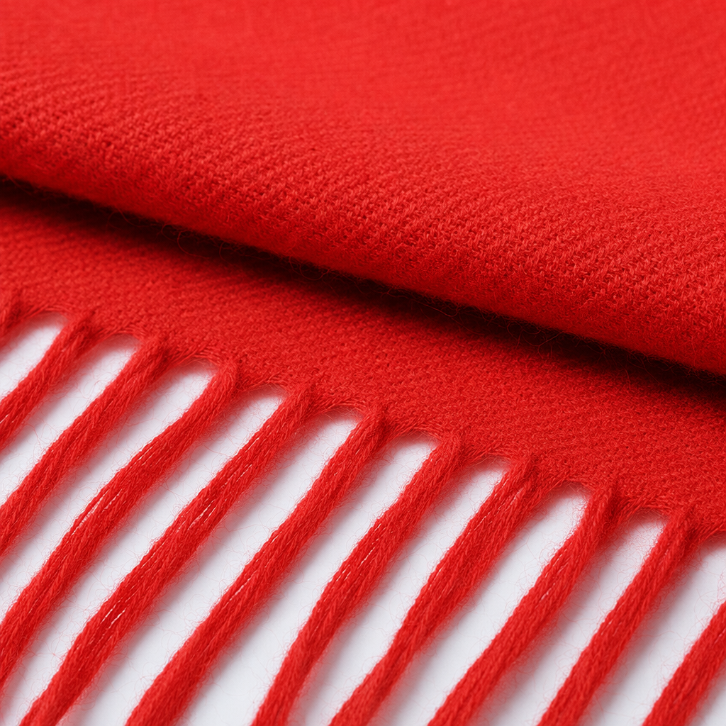 The red cashmere scarf is light and warm, a must-have for daily commutes in autumn and winter Application Scenario