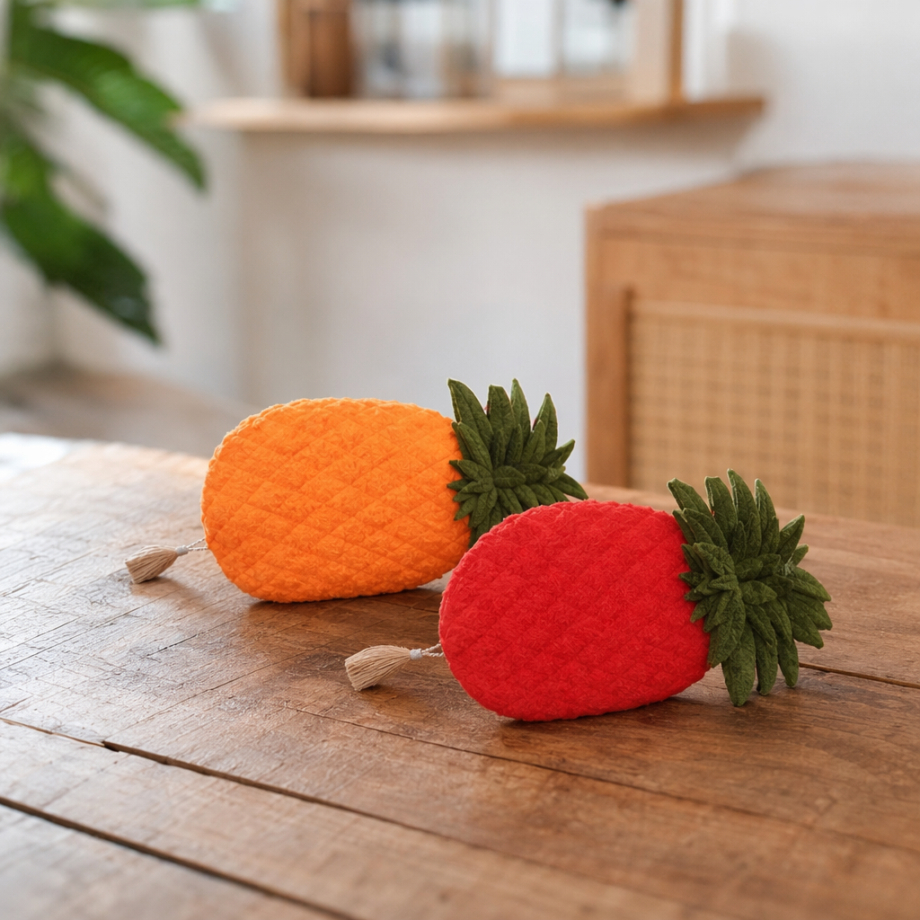 Fresh fruit gift box set with orange pineapple and red pineapple in two colors details Picture