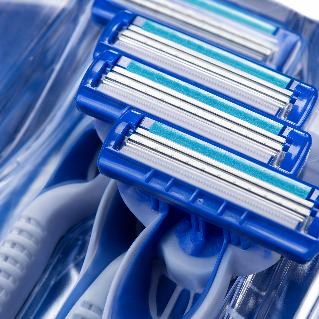 Navaja de afeitar azul y blanco para hombres con el paquete original incluido Application Scenario