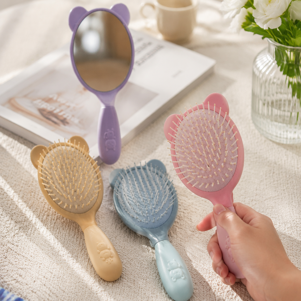 A set of colorful bear ear-shaped combs with a sweet and cute girlish style for portable grooming tools details Picture