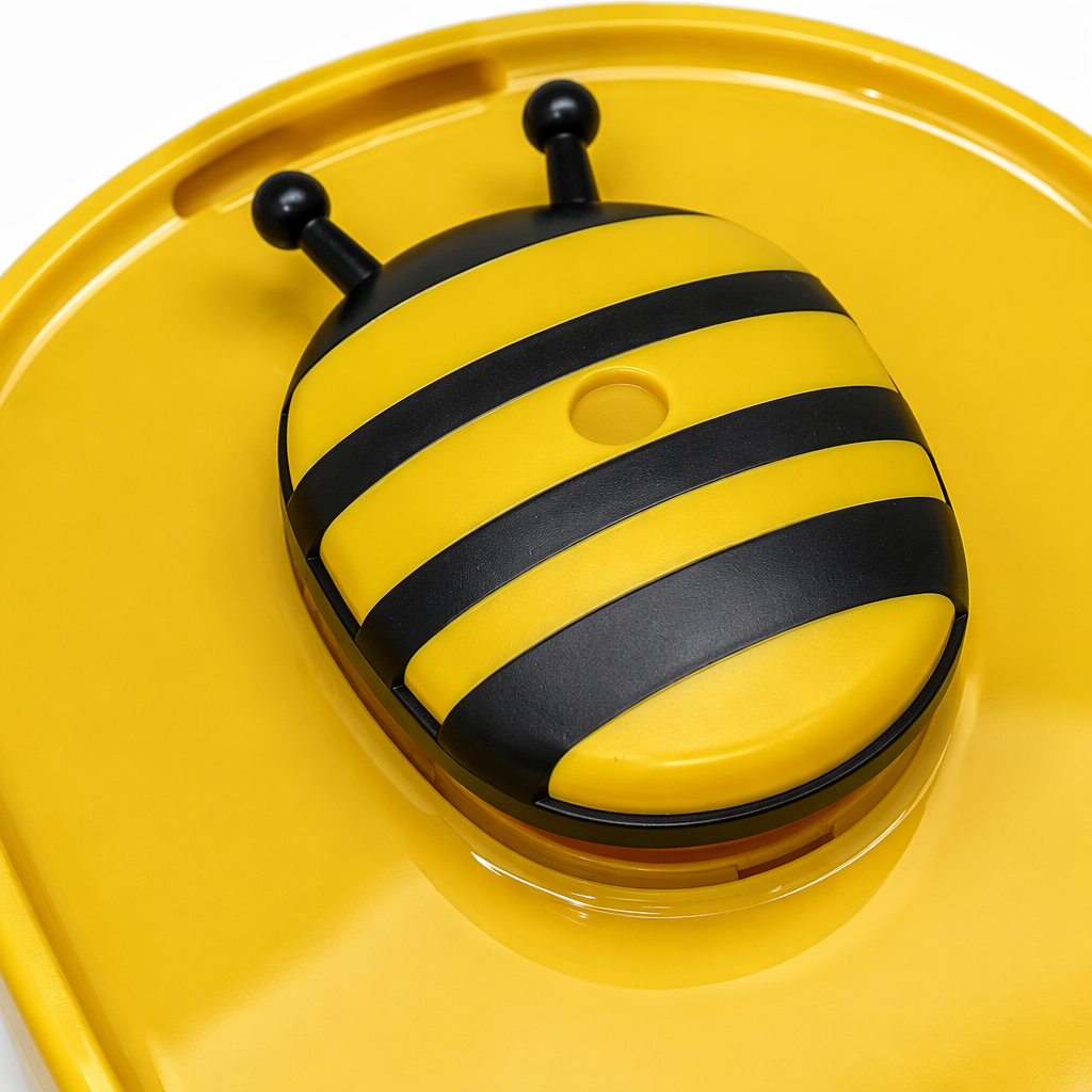 Yellow bee-shaped pet water dispenser, silent circulation, automatic constant pressure, suitable for both cats and dogs Application Scenario