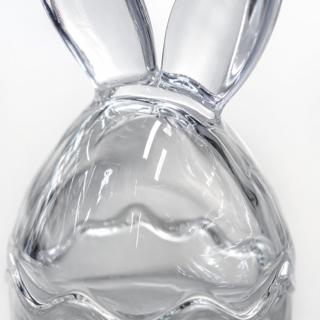 Transparent rabbit-shaped glass decorative items for home decoration and creative desktop placement Application Scenario