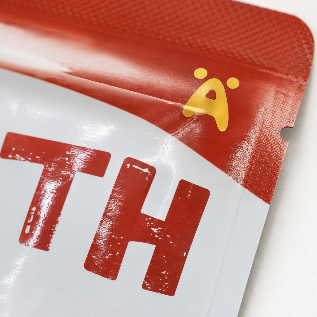The red and white packaging box cat food supplement is nutritionally balanced and suitable for both kittens and adult cats Application Scenario