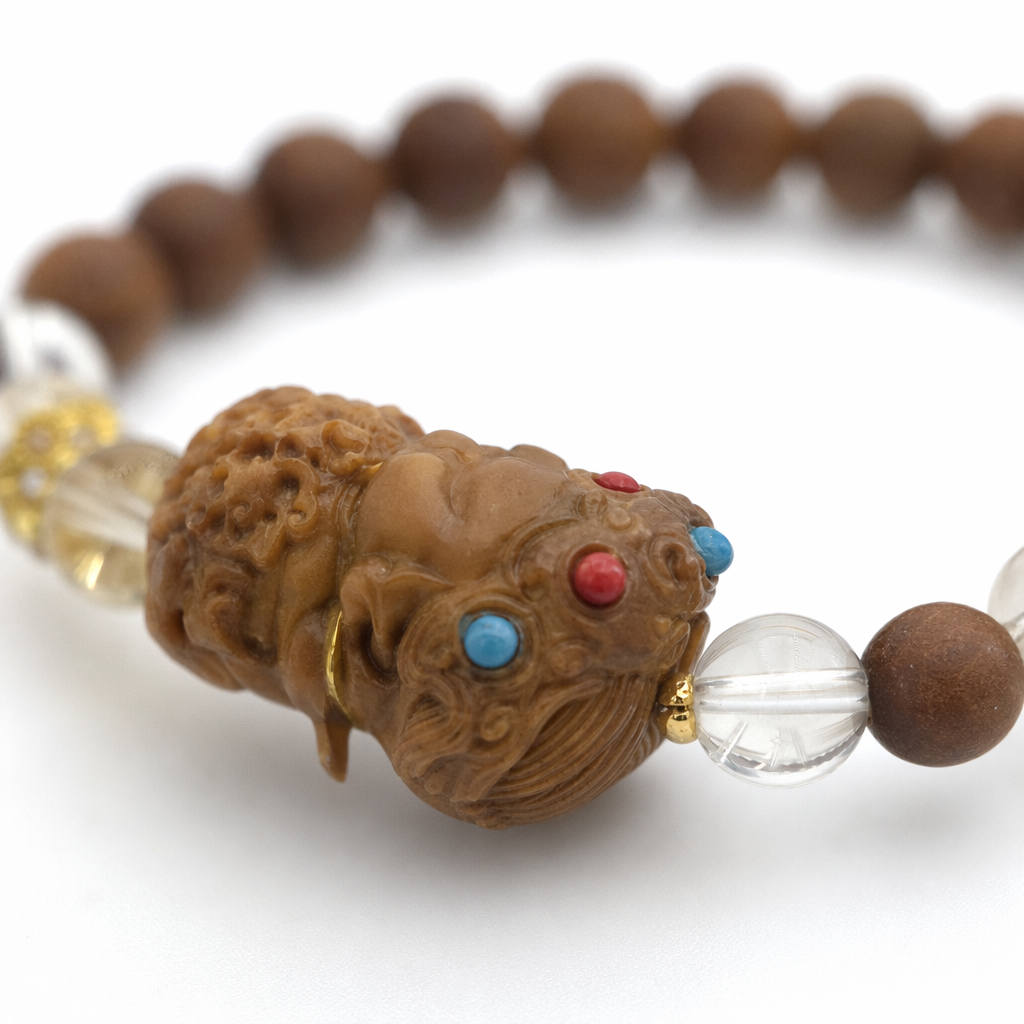 Brown wooden carved beaded bracelet with natural wood grain, simple and fashionable, suitable for both men and women Application Scenario