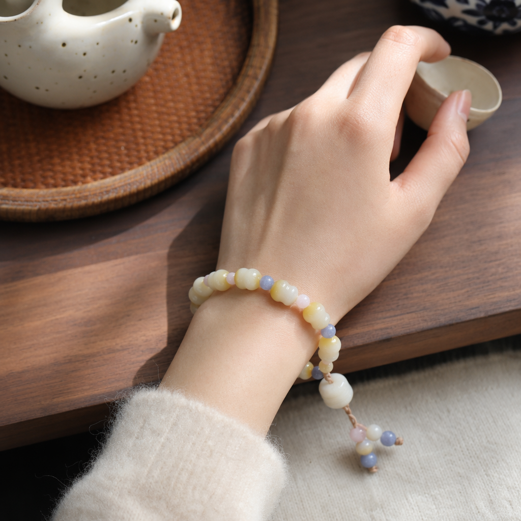 Colorful gourd bead bracelet, natural jade in multiple colors, simple and fashionable ladies' accessory details Picture