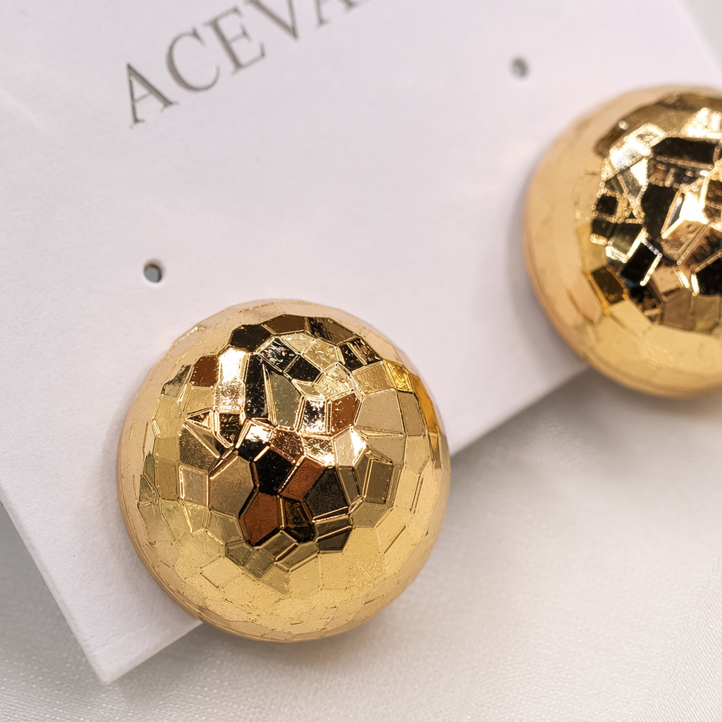 Two ACEVAN golden diamond-patterned round ear studs with sparkling polyhedral cut light pink cards Application Scenario