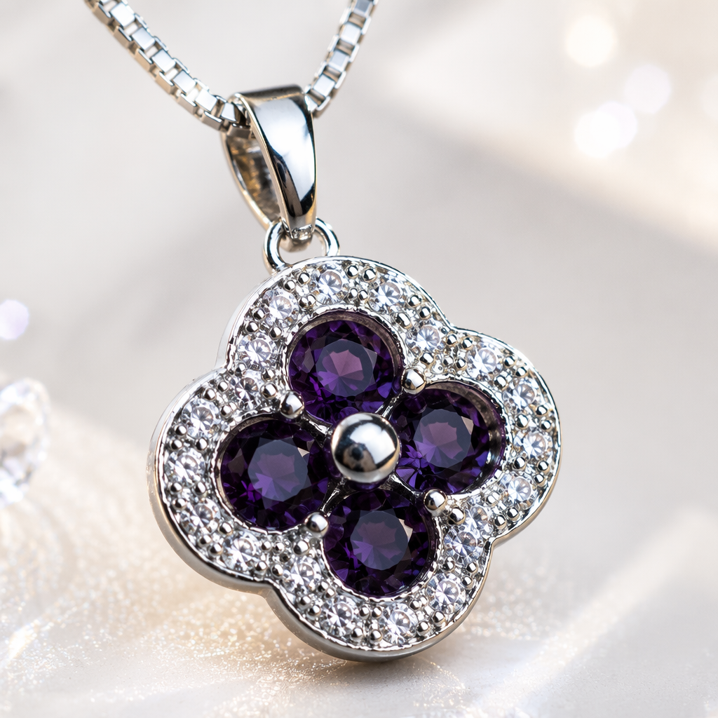 Silver alloy four-leaf clover pendant necklace Application Scenario
